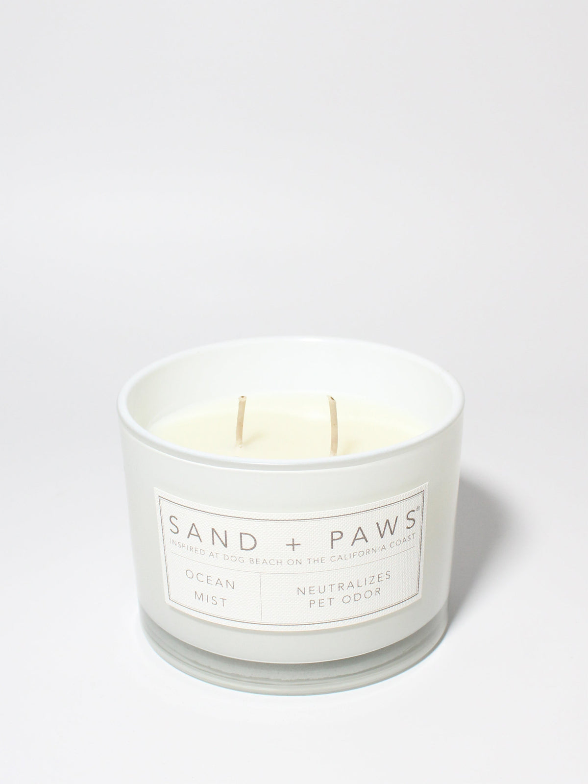 Sand + Paws Ocean Mist Cozy 12 oz scented candle