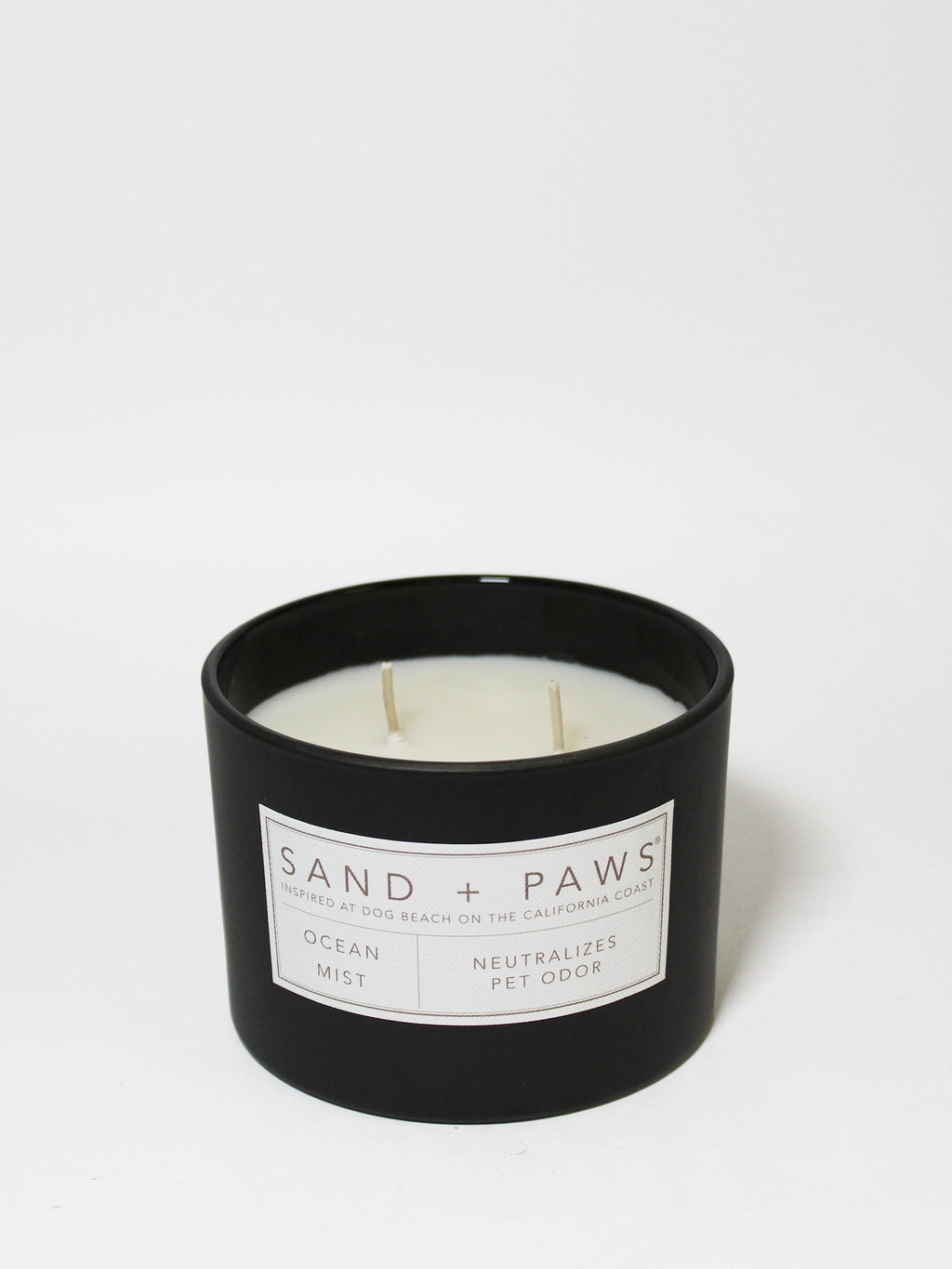 Sand + Paws Ocean Mist Cozy 12 oz scented candle