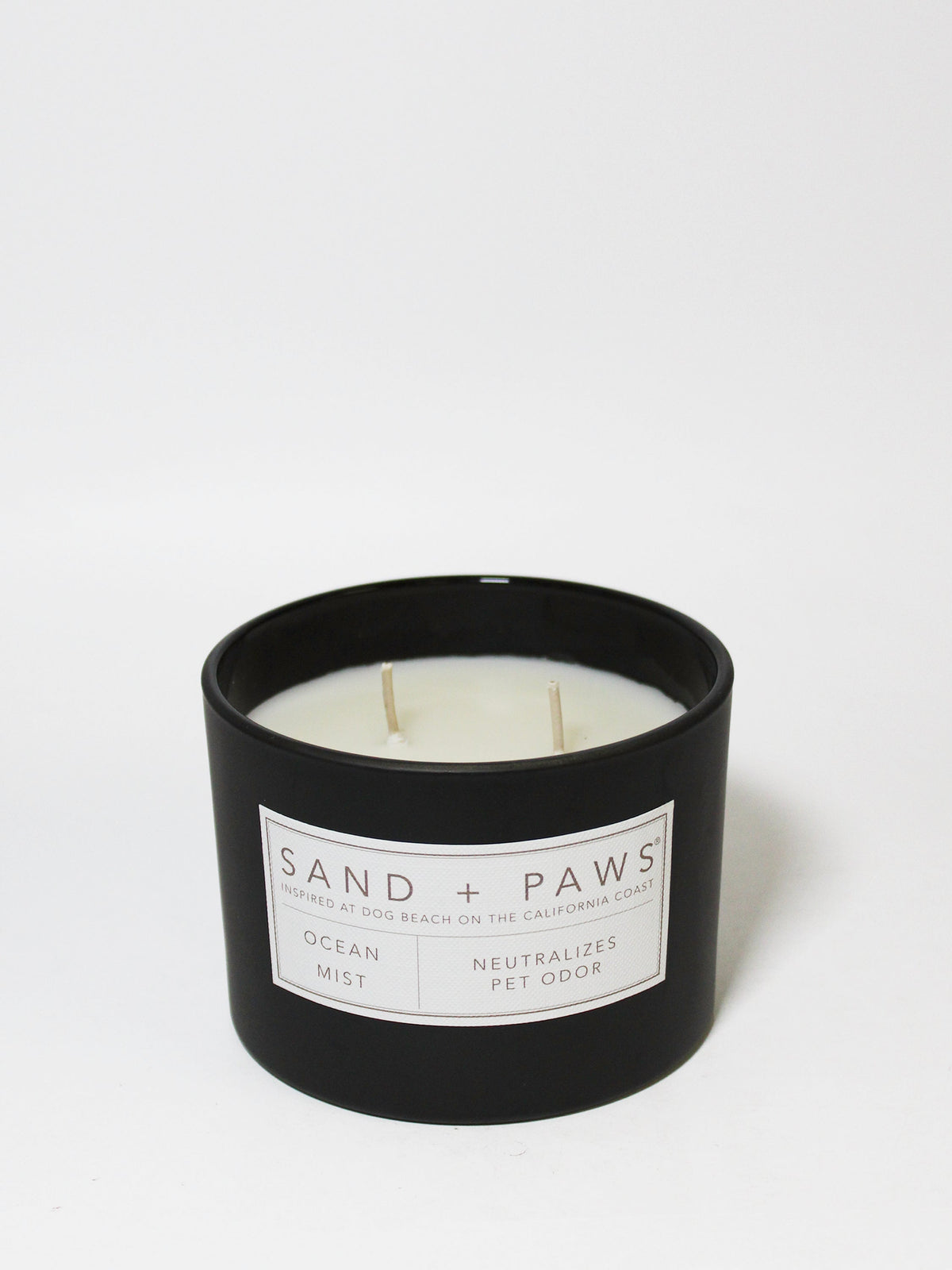Sand + Paws Ocean Mist Cozy 12 oz scented candle