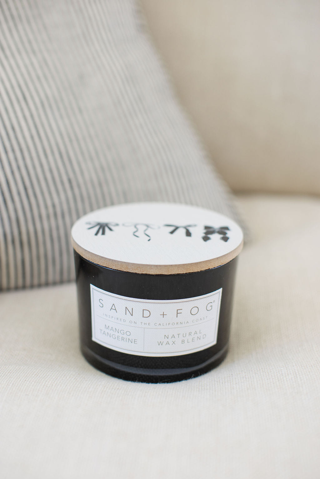 Mango Tangerine Cozy 12 oz scented candle