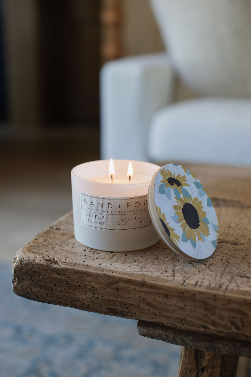 Lychee & Currant Cozy 12 oz scented candle