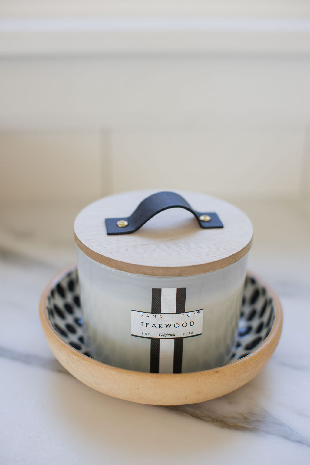 Teakwood Cozy 12 oz scented candle