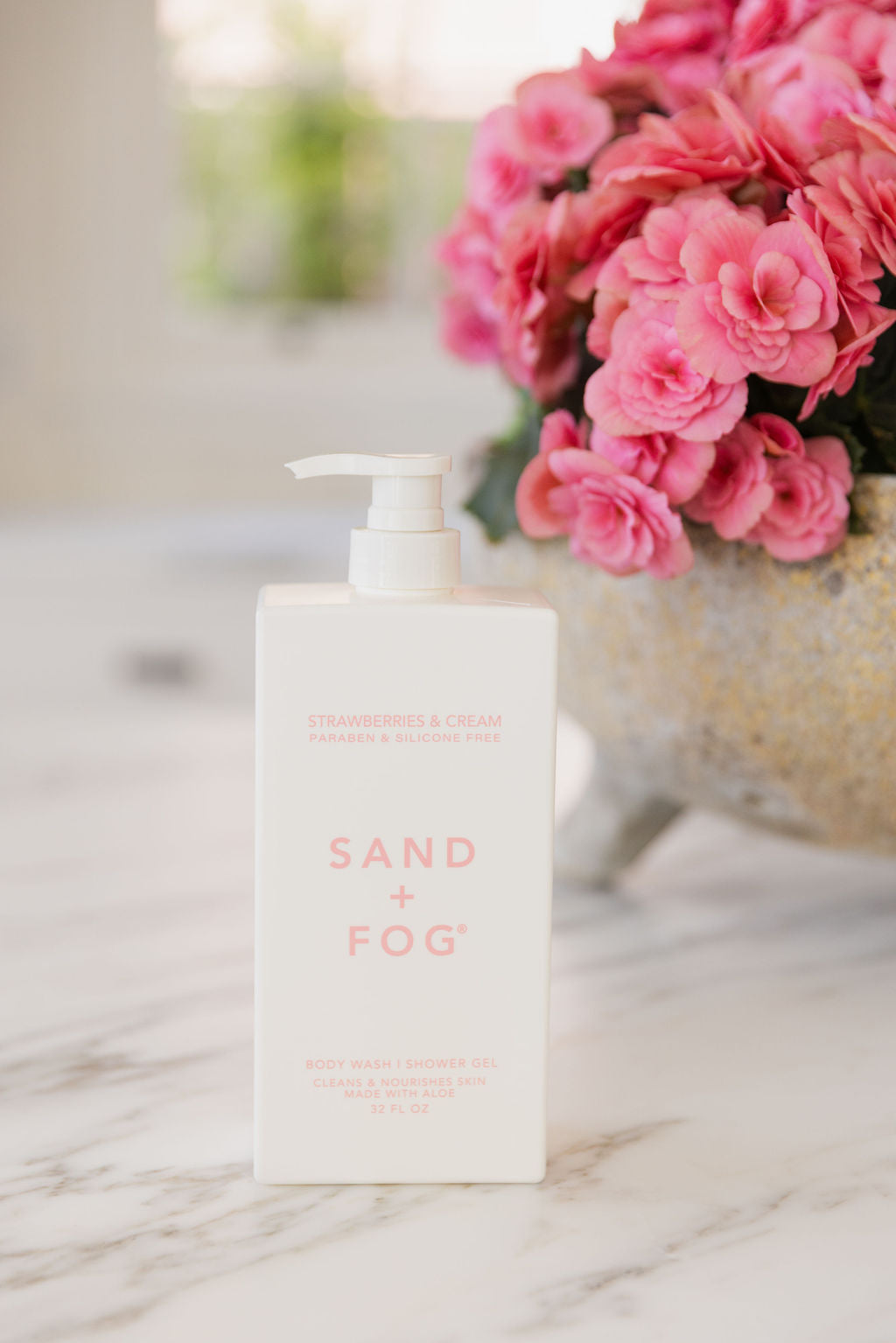 Strawberries & Cream Nourishing 32 oz Body Wash