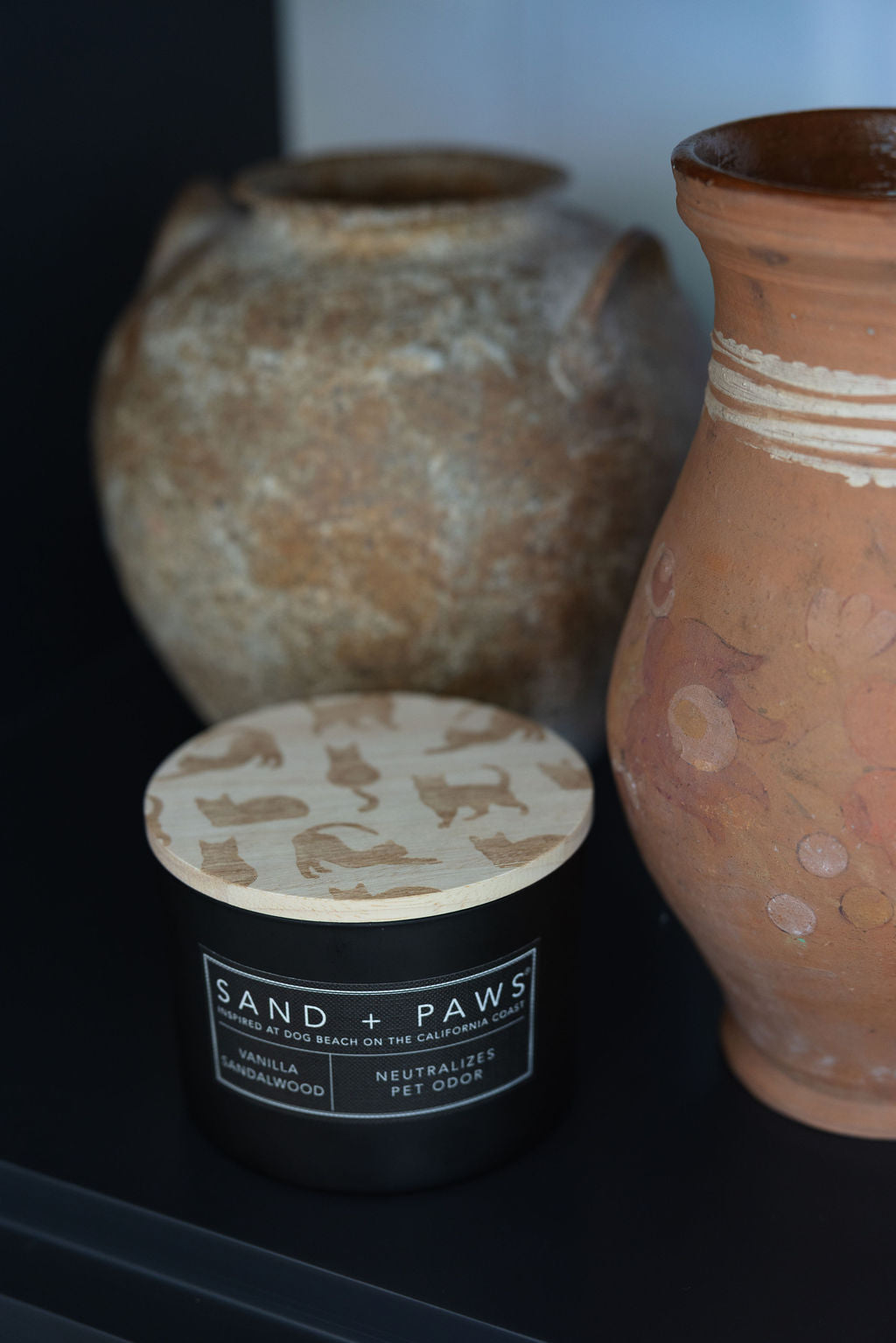 Sand + Paws Vanilla Sandalwood Cozy 12 oz scented candle