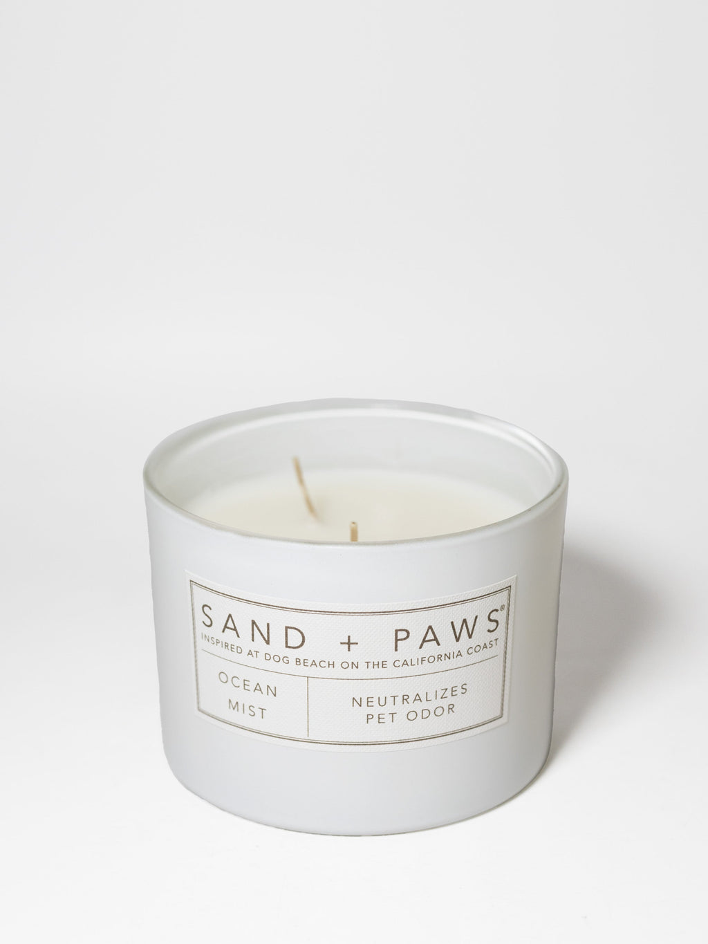 Sand + Paws Ocean Mist Cozy 12 oz scented candle