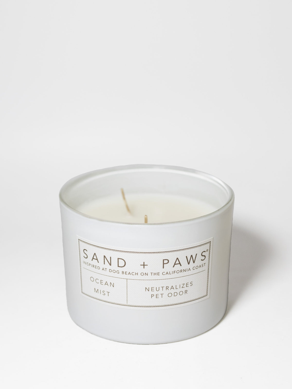 Sand + Paws Ocean Mist Cozy 12 oz scented candle